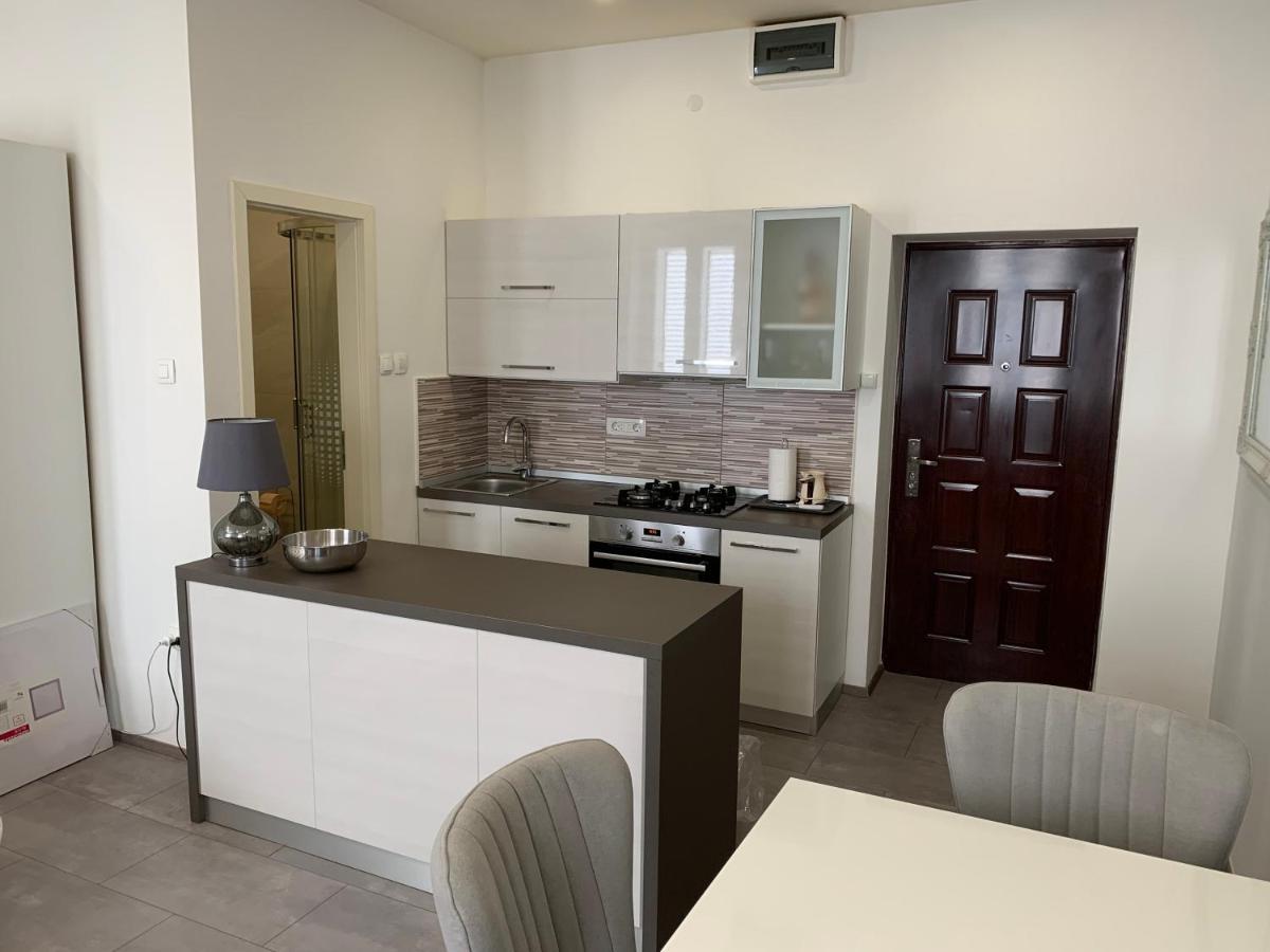 Zara City Apartments Extérieur photo