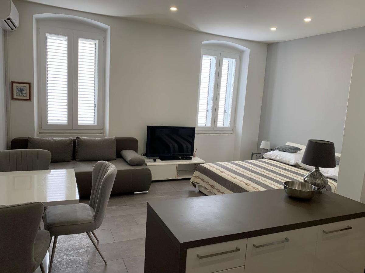 Zara City Apartments Extérieur photo