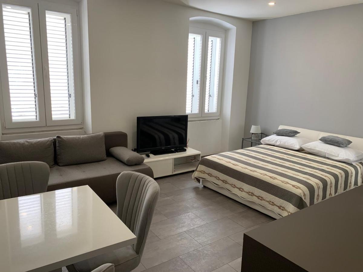 Zara City Apartments Extérieur photo